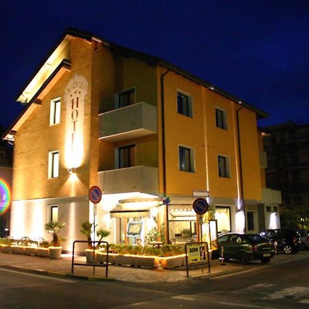 New Automatic Villa Daniela San Bartolomeo Al Mare Exteriör bild